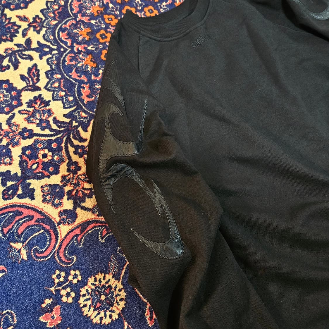 (미사용)아조바이아조 라글란 오버핏 숄더 블럭자수 맨투맨 Free 상품이미지2