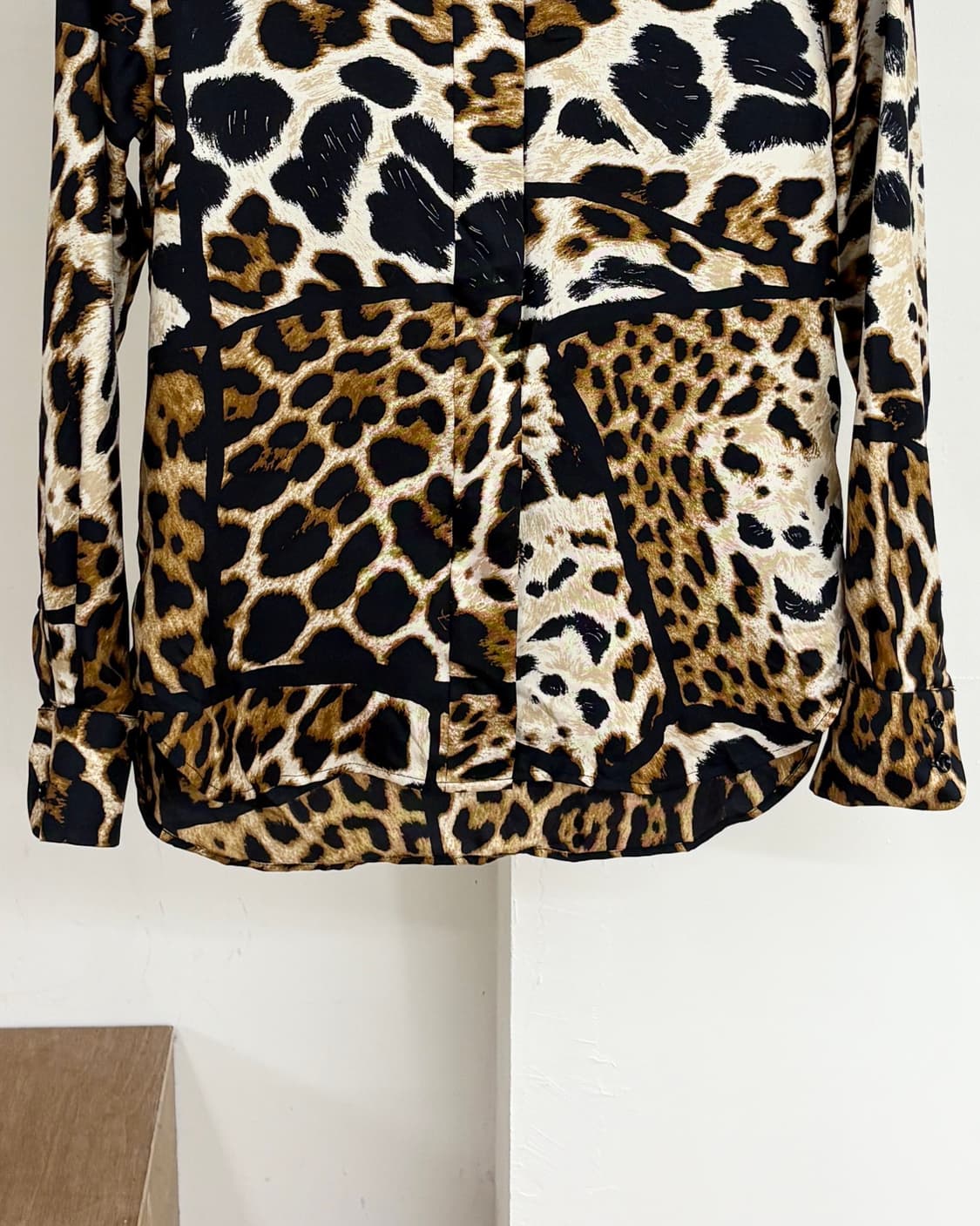 입생로랑 리브 고쉬 레오파드 프린팅 실크 셔츠 상품이미지5