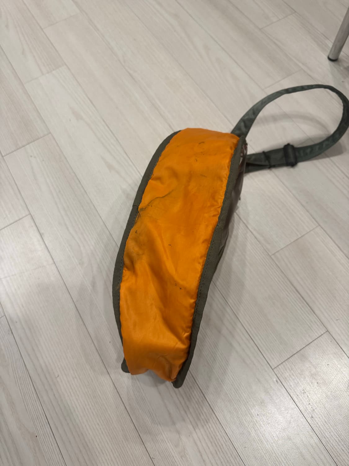포터 탱커 숄더백 하프문 카키 상품이미지8