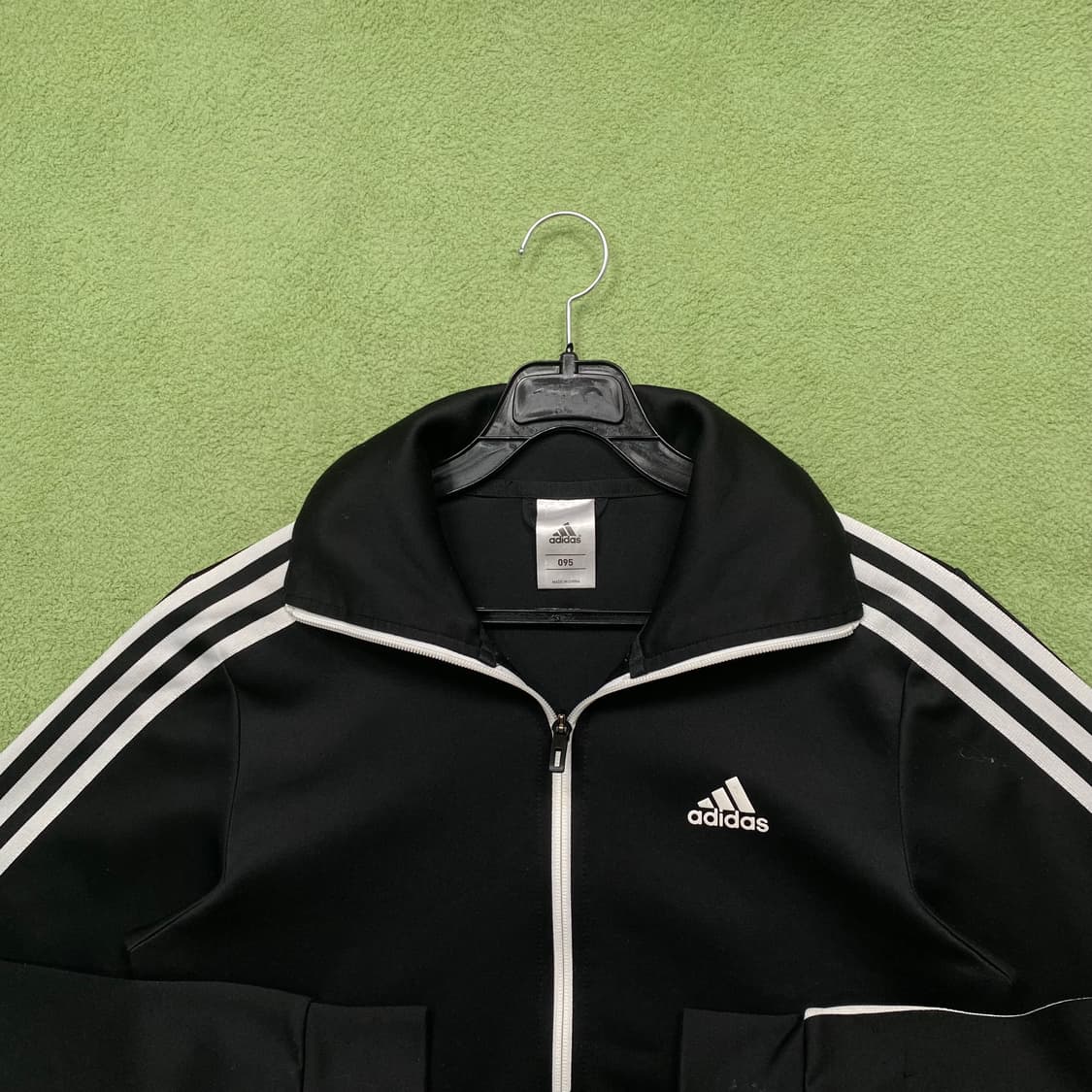 아디다스 검정 삼각 로고 져지 트랙탑 상품이미지2