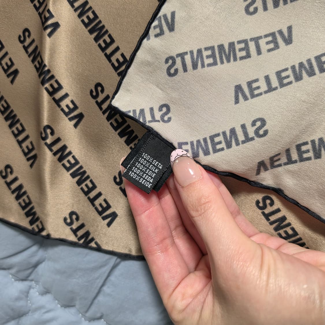 베트멍 모노그램 실크 스카프 상품이미지8