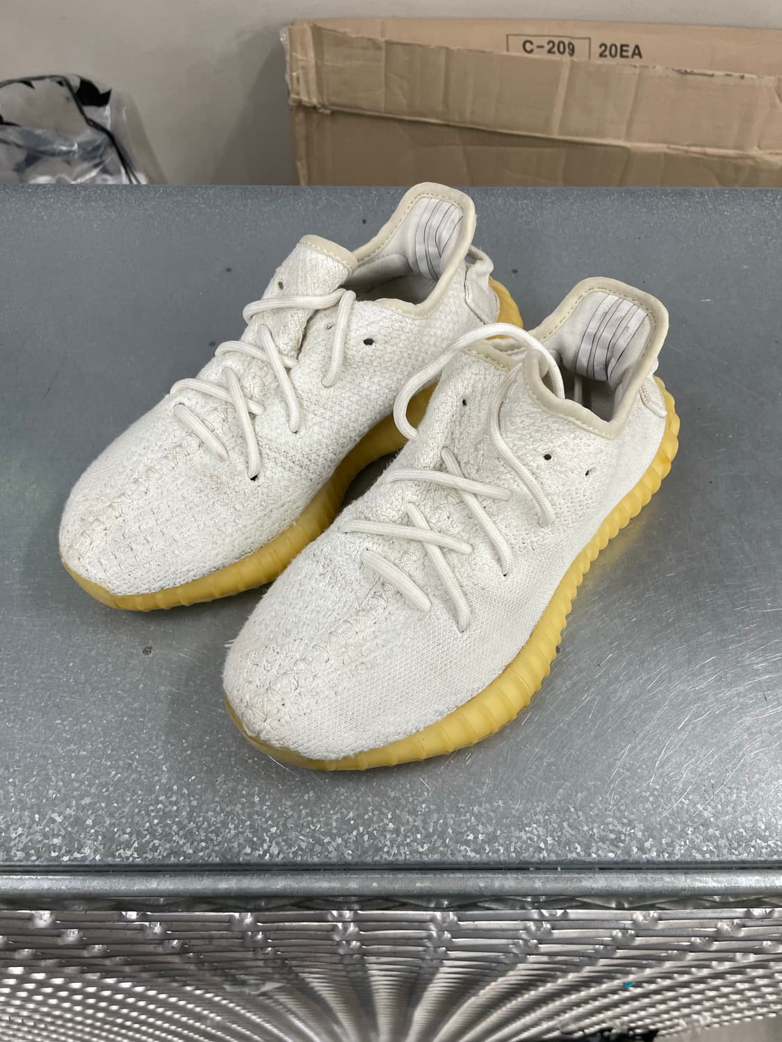 아디다스 이지 부스트 350 크림 트리플 화이트 220 상품이미지2