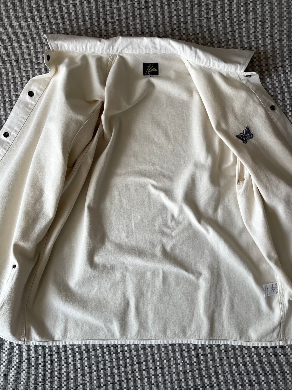 니들스 x beauty&youth 커버올 아이보리  상품이미지3