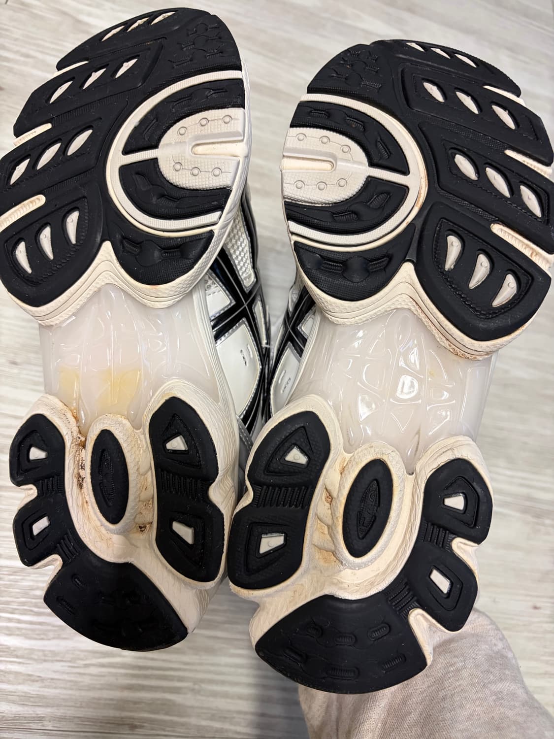 아식스 젤 님버스 9 크림 블랙 270 상품이미지10