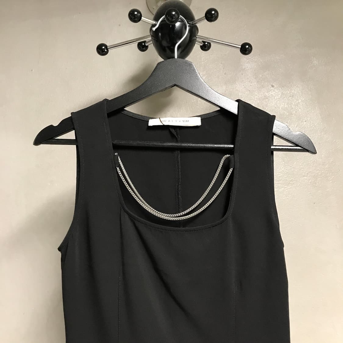 알릭스 슬리브리스 탑 블랙 42(W) 상품이미지2