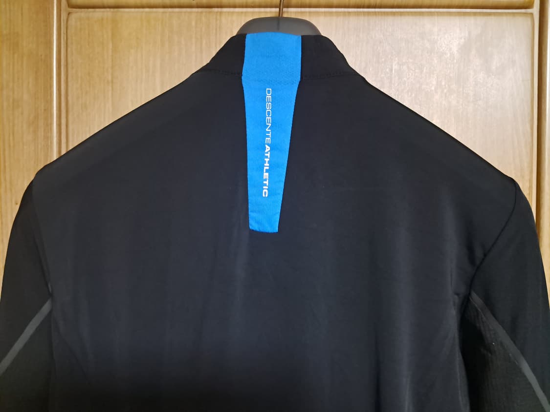 데상트 여성 런닝집업 85 상품이미지4