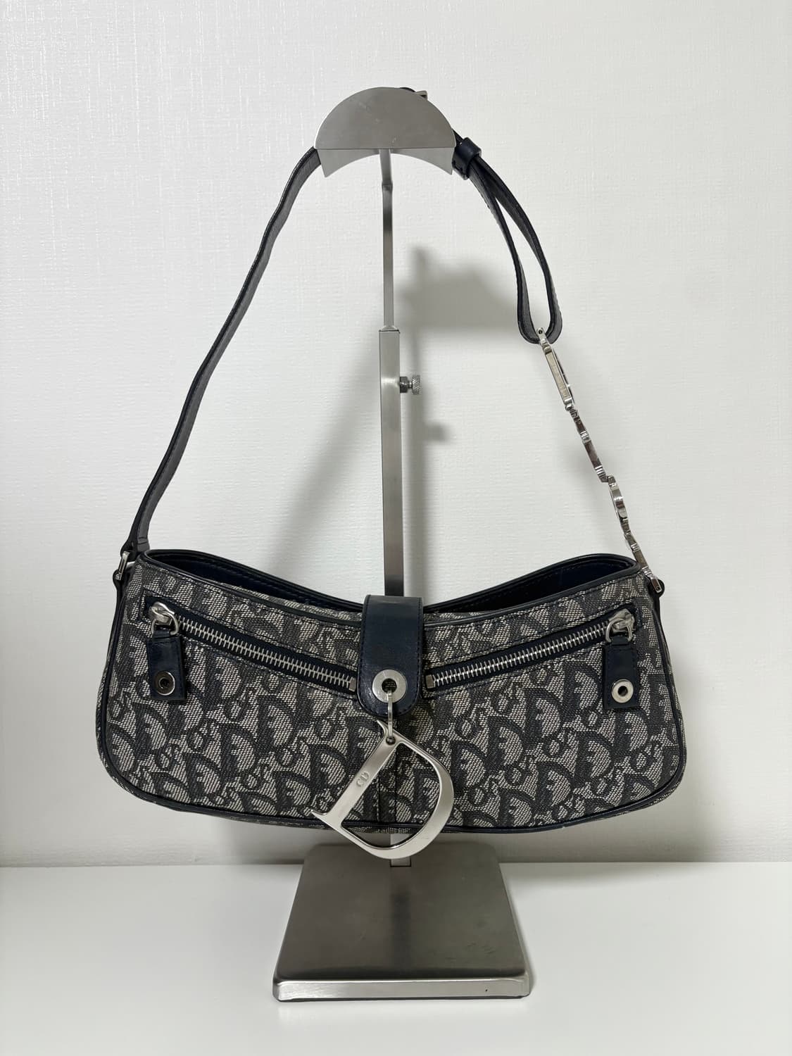 디올 디링 오블리크 새들백 상품이미지1