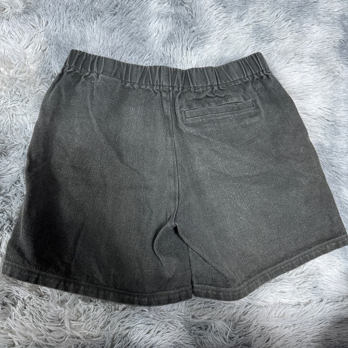 cos 코스 피그먼트 흑청 반바지 M사이즈 상품이미지3