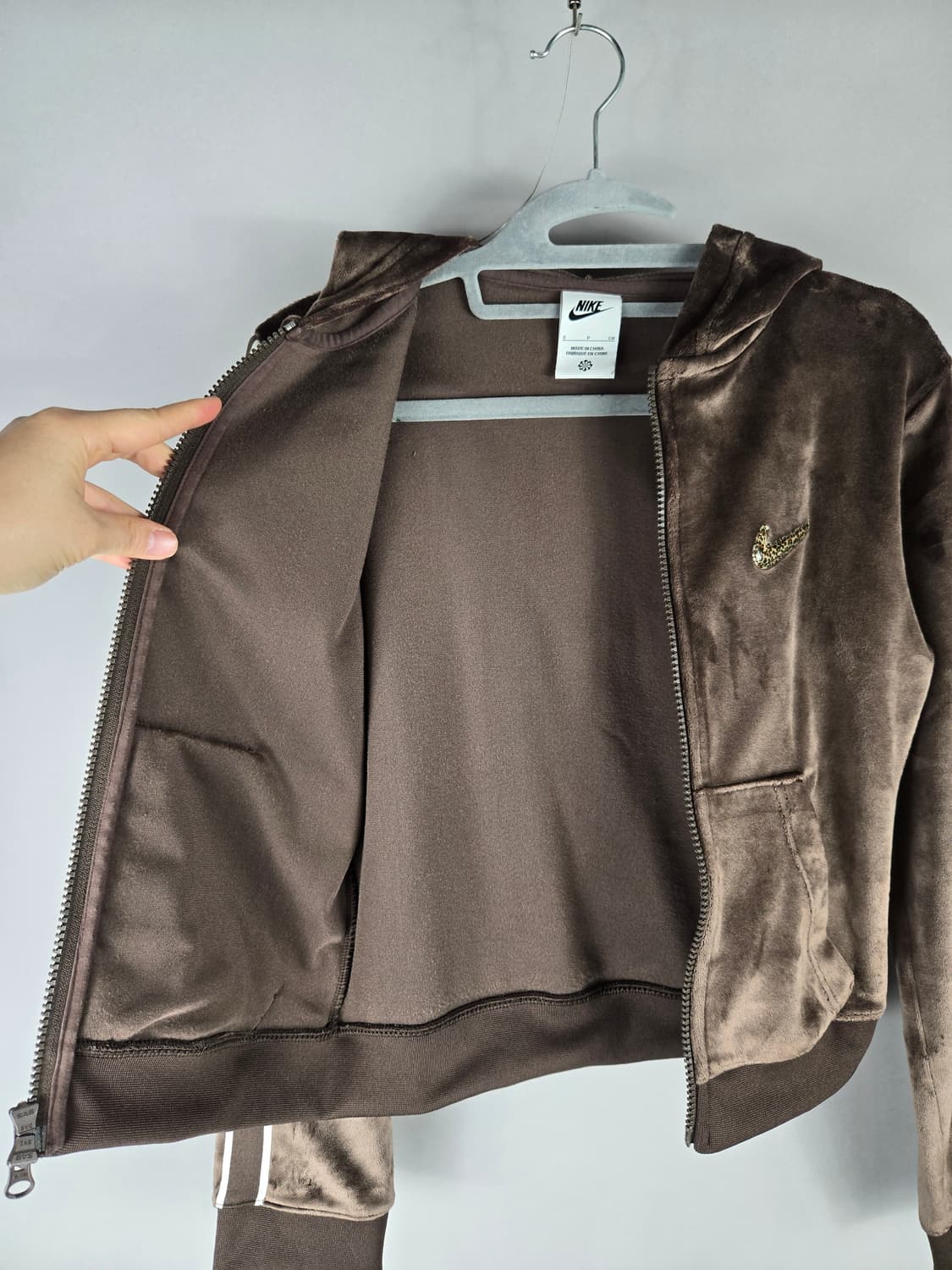 [무료배송]나이키 S 여성 벨벳 벨루아 크롭 트레이닝 후드 집업 자켓 상품이미지7