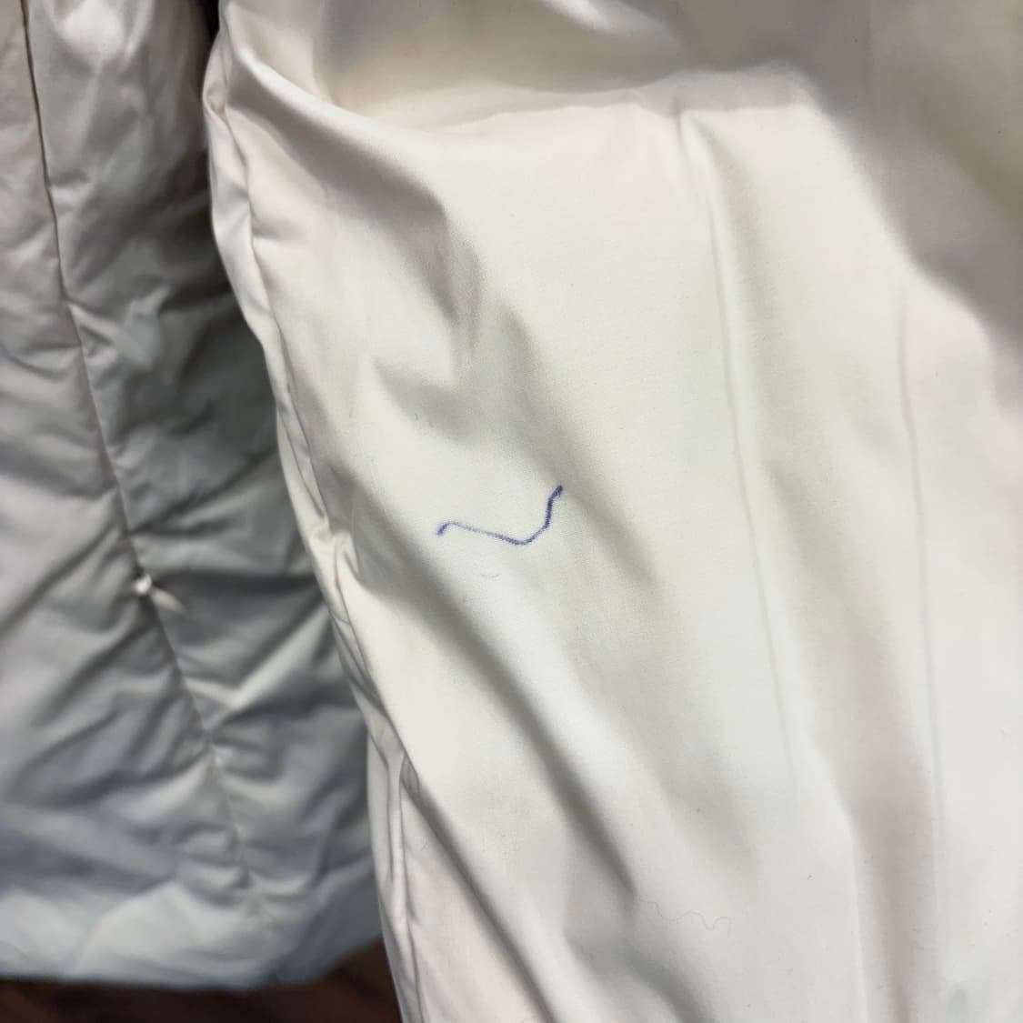 막스앤코 숏 패딩 자켓 넥 라인 퍼 트리밍 미니멀 포켓 디테일 아이보리 상품이미지8