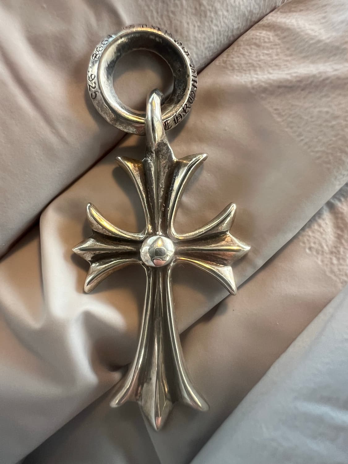 크롬하츠 타이니 크로스 펜던트 상품이미지3