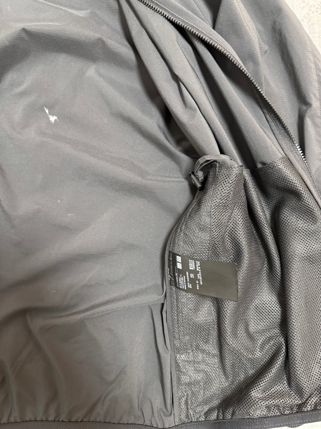 유니클로 블랙 바람막이 상품이미지4