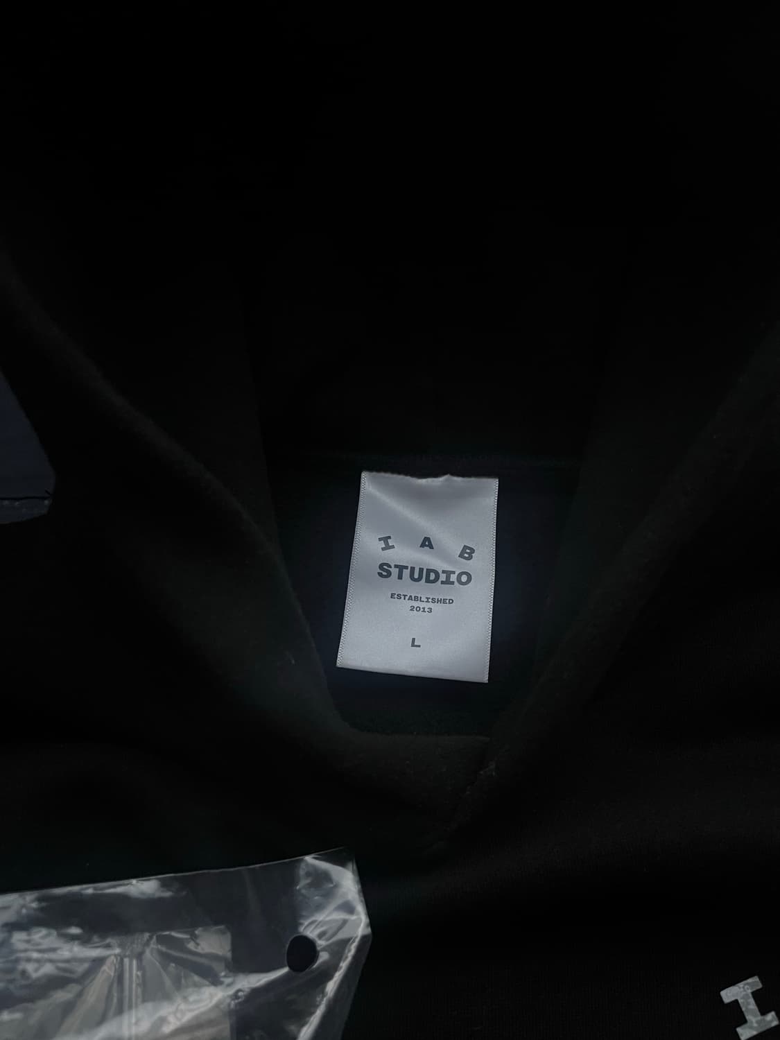 아이앱 스튜디오 카모 로고 후드 블랙 상품이미지5