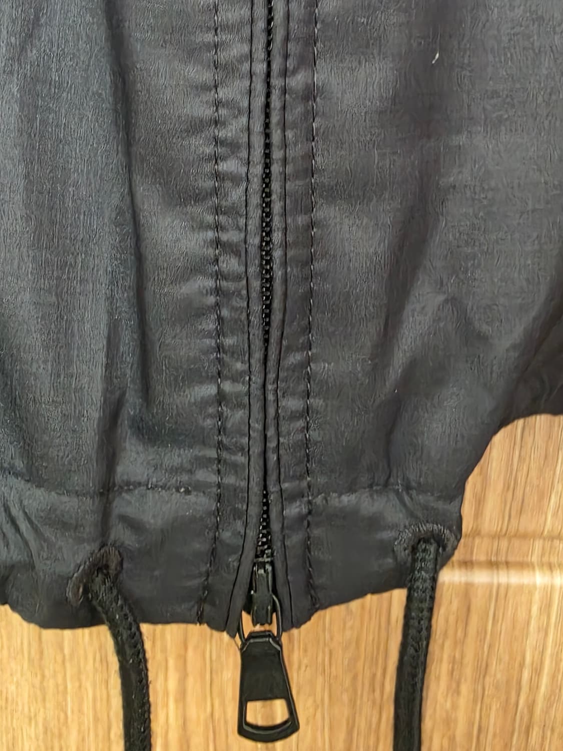 유니클로 x 띠어리 여성 오버핏 패커블 바람막이 자켓 S 상품이미지4