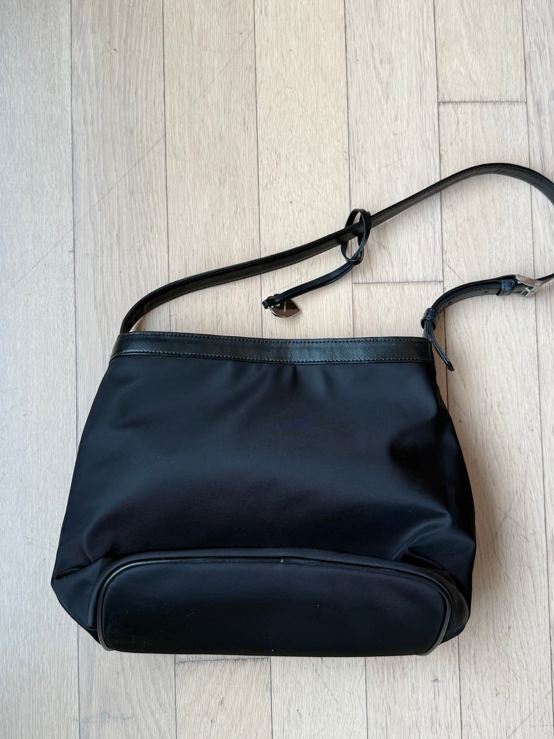 아포아 Suave Leather Bucket Bag black 상품이미지2
