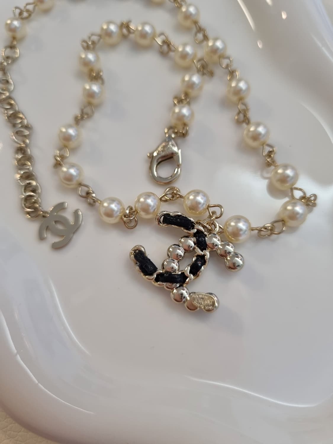 샤넬 블랙가죽체인&진주 CC 목걸이 업사이클링 상품이미지4