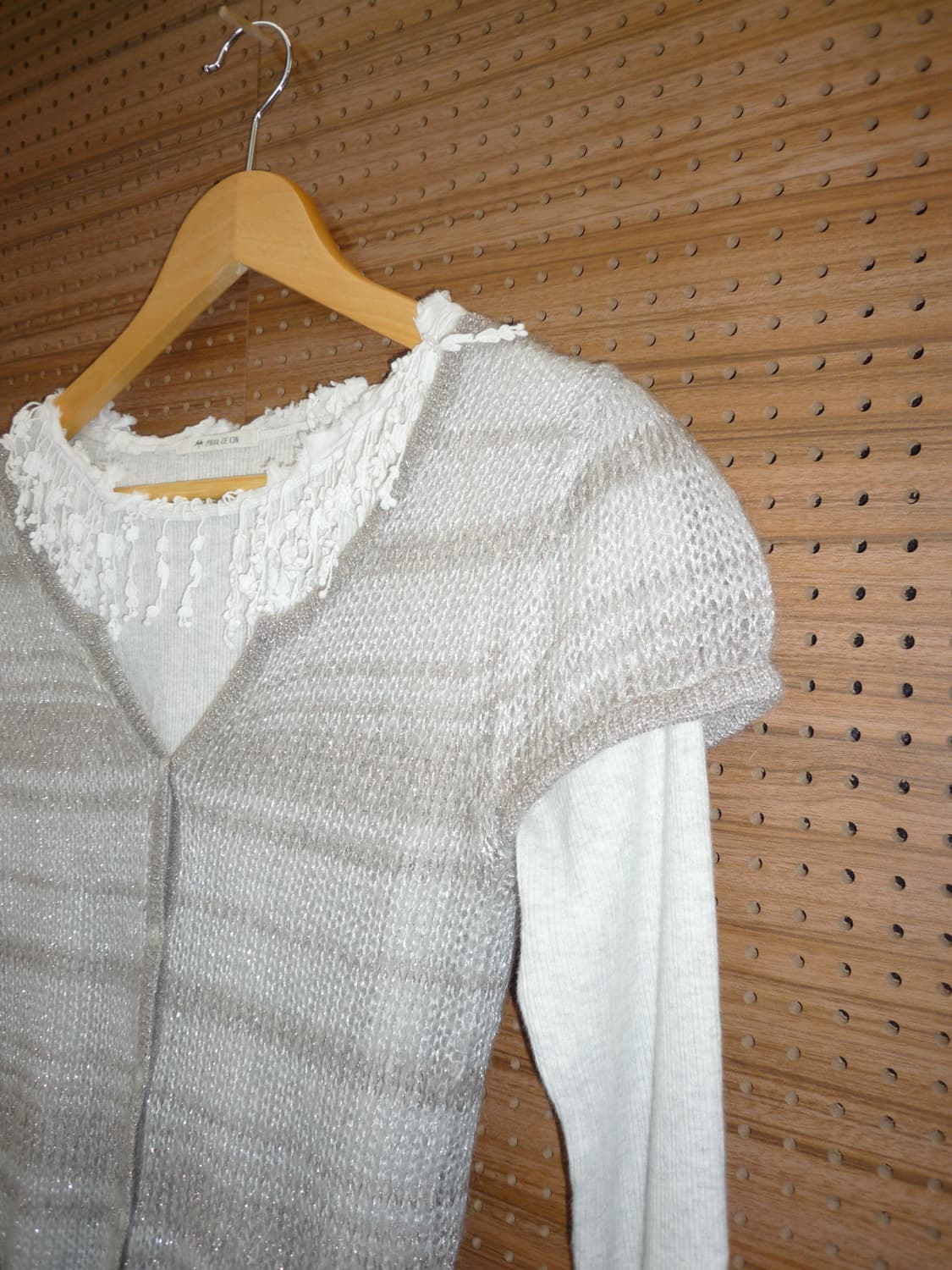 white neck detail long sleeve 상품이미지1