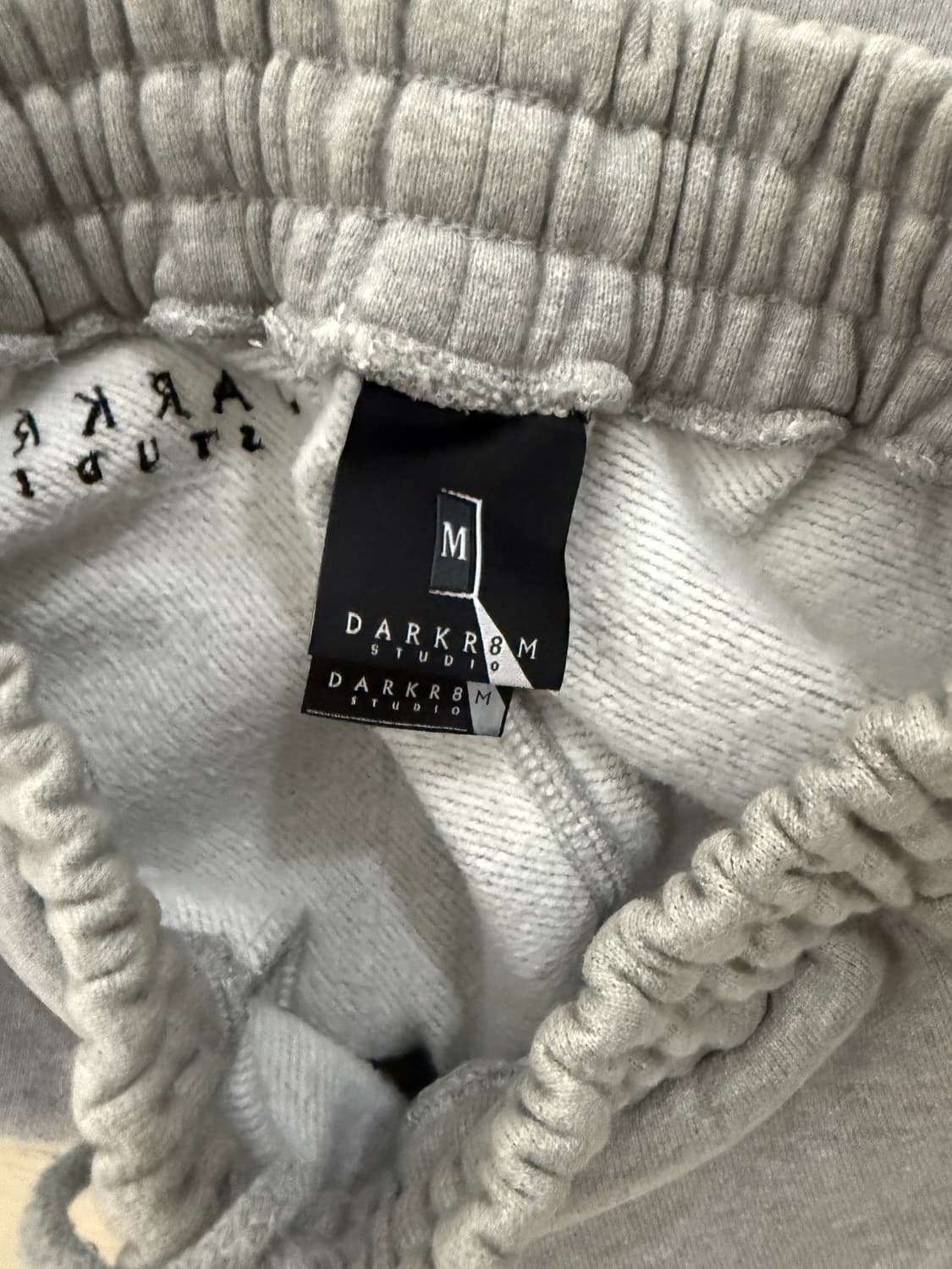 다크룸 스튜디오 스웻팬츠 m사이즈 상품이미지4