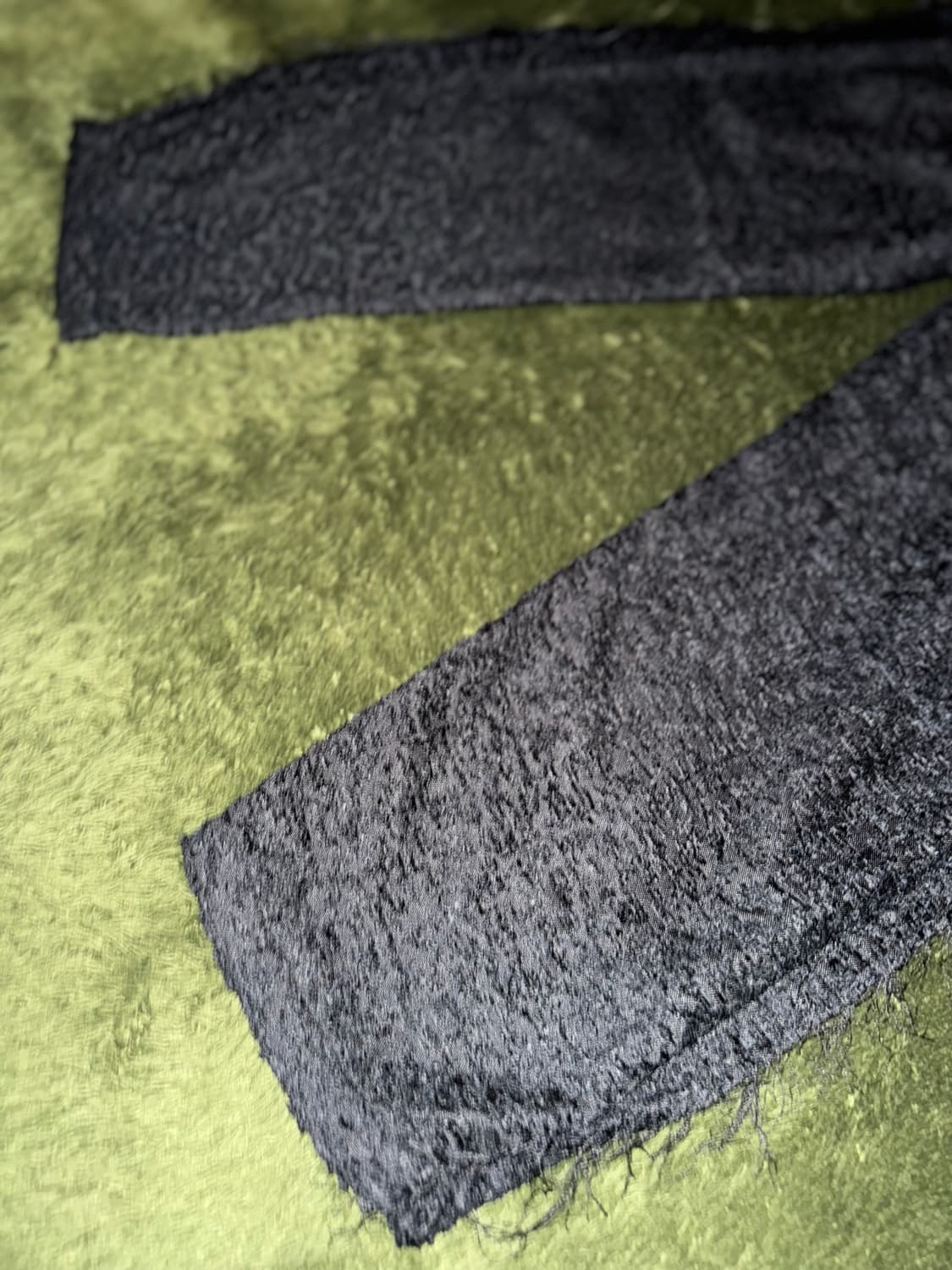 [S] 언어펙티드 22FW 릴렉스 핏 로우 컷 엣지 자카드 팬츠 블랙 상품이미지9