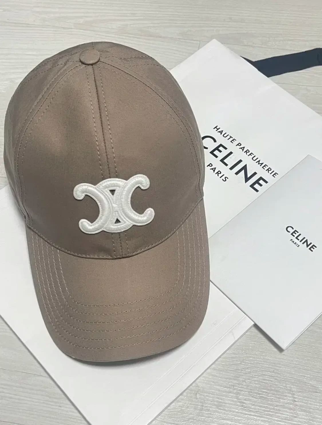 셀린느 트리옹프 베이스볼캡 S 그레이지 상품이미지1