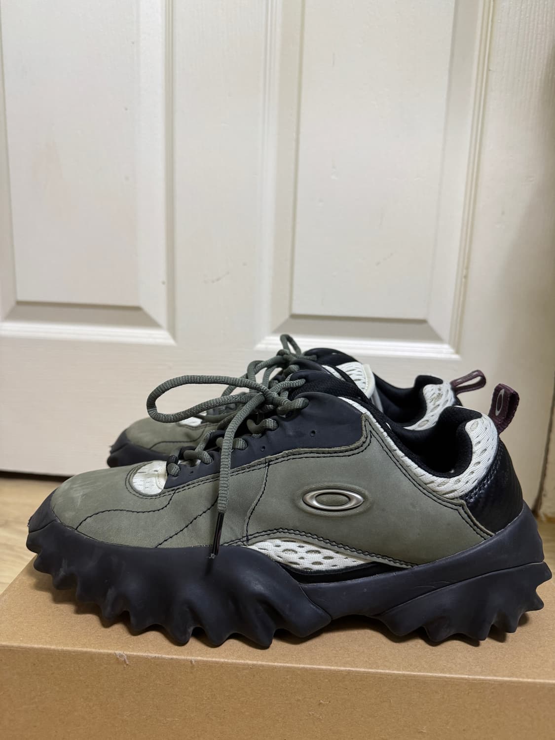 오클리 팩토리팀 브레인데드 찹쏘우 올리브 260 상품이미지4