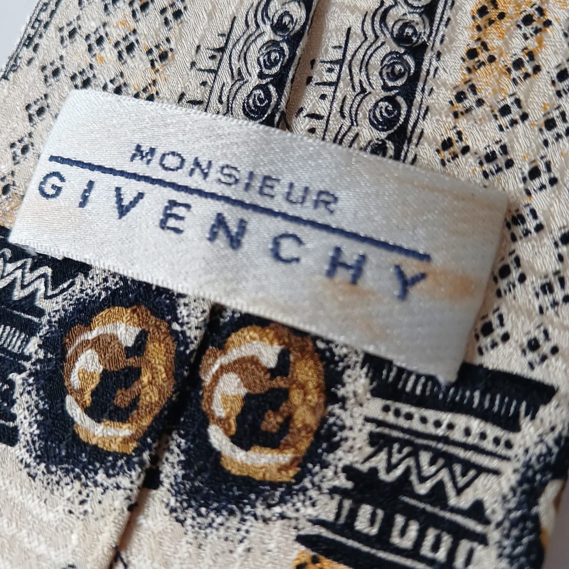 지방시 실크 아이보리 패턴 넥타이 9.8cm A+등급 E855
 상품이미지10