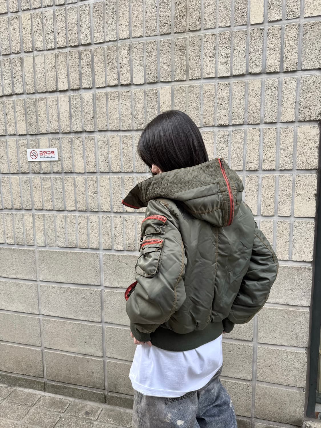 크롭 아웃포켓 디테일 봄버자켓 상품이미지2