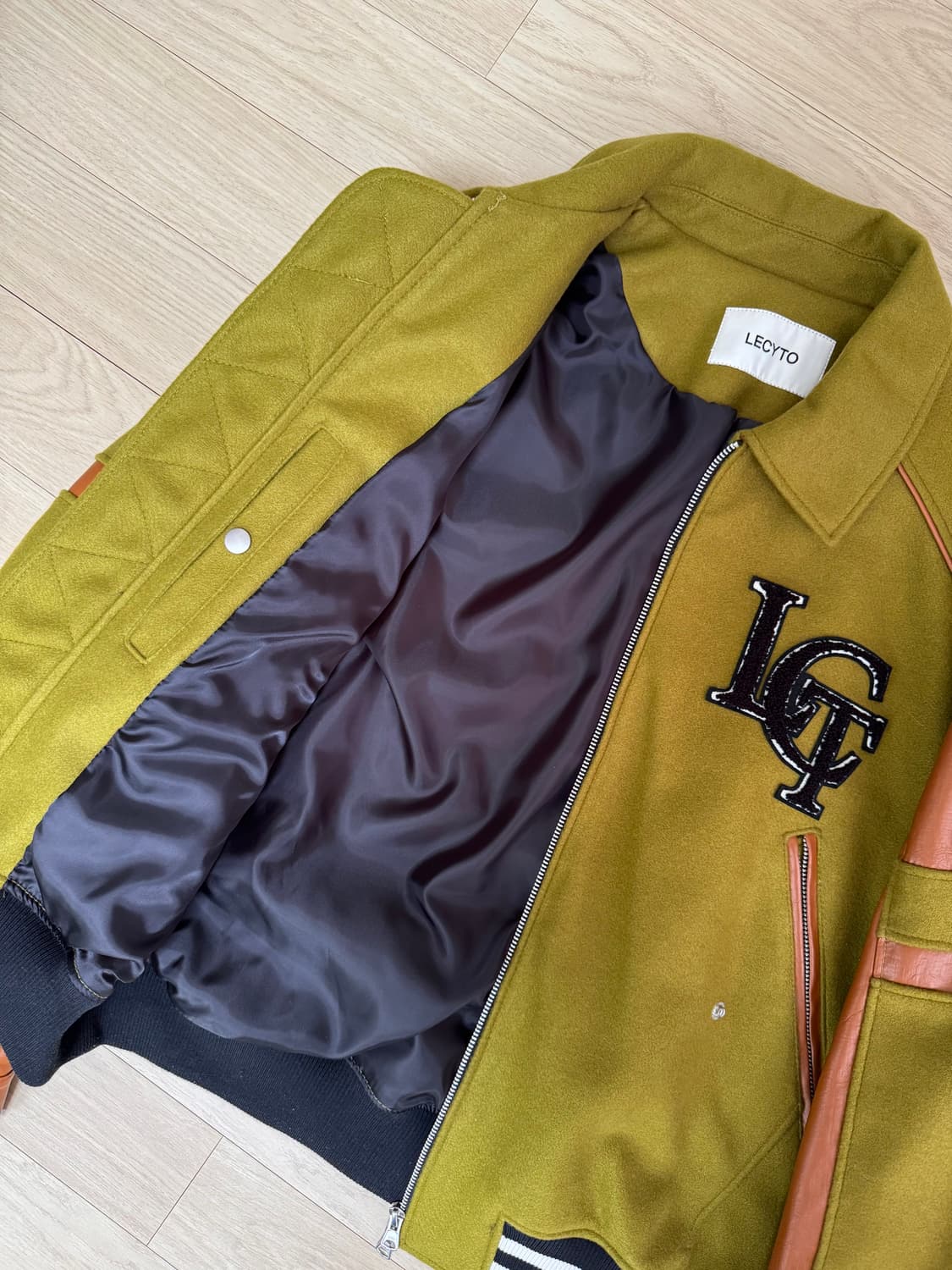 lecyto wool varcity jacket 상품이미지3