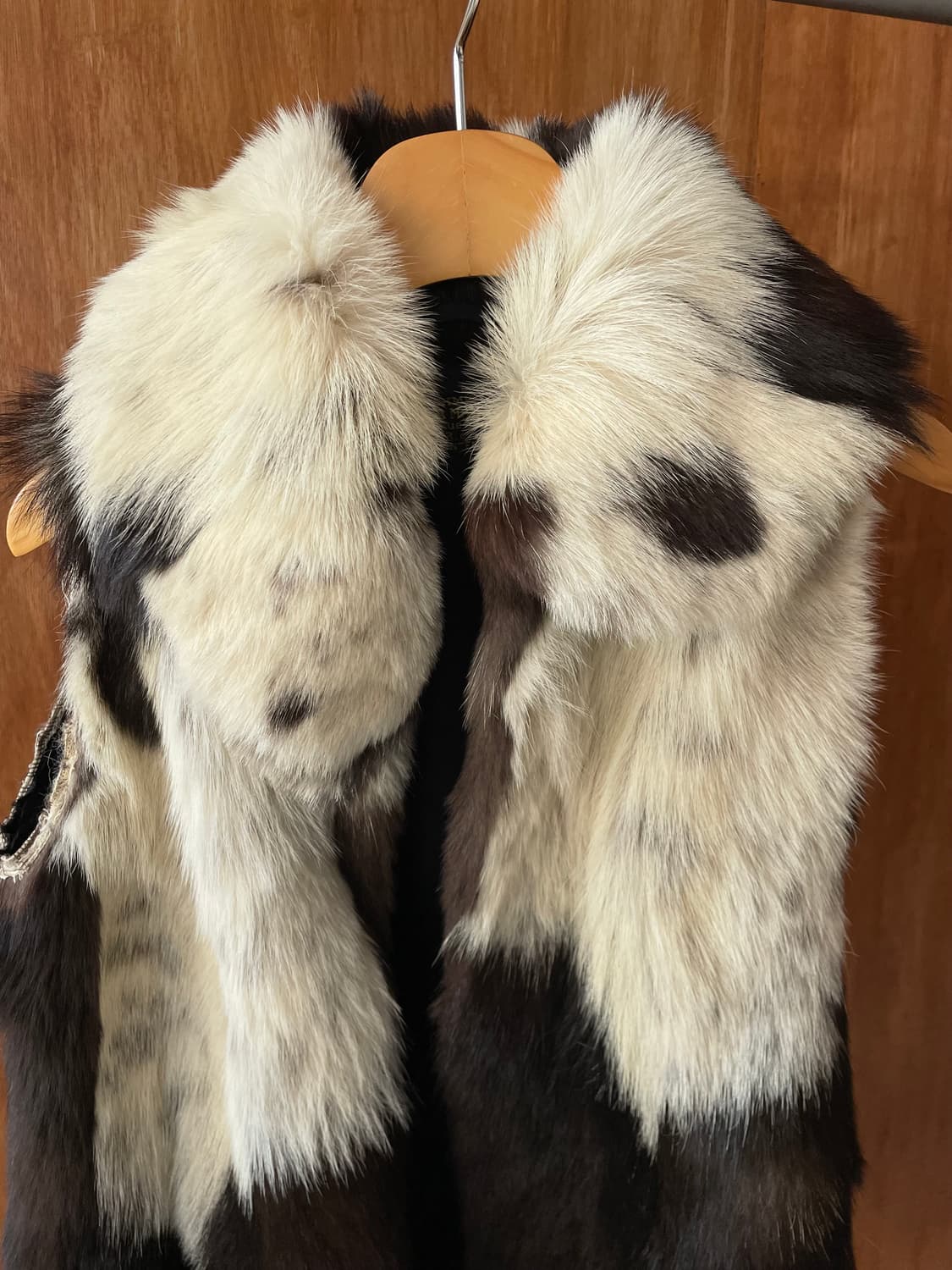 Cowhide print fluffy collar fur vest 상품이미지6