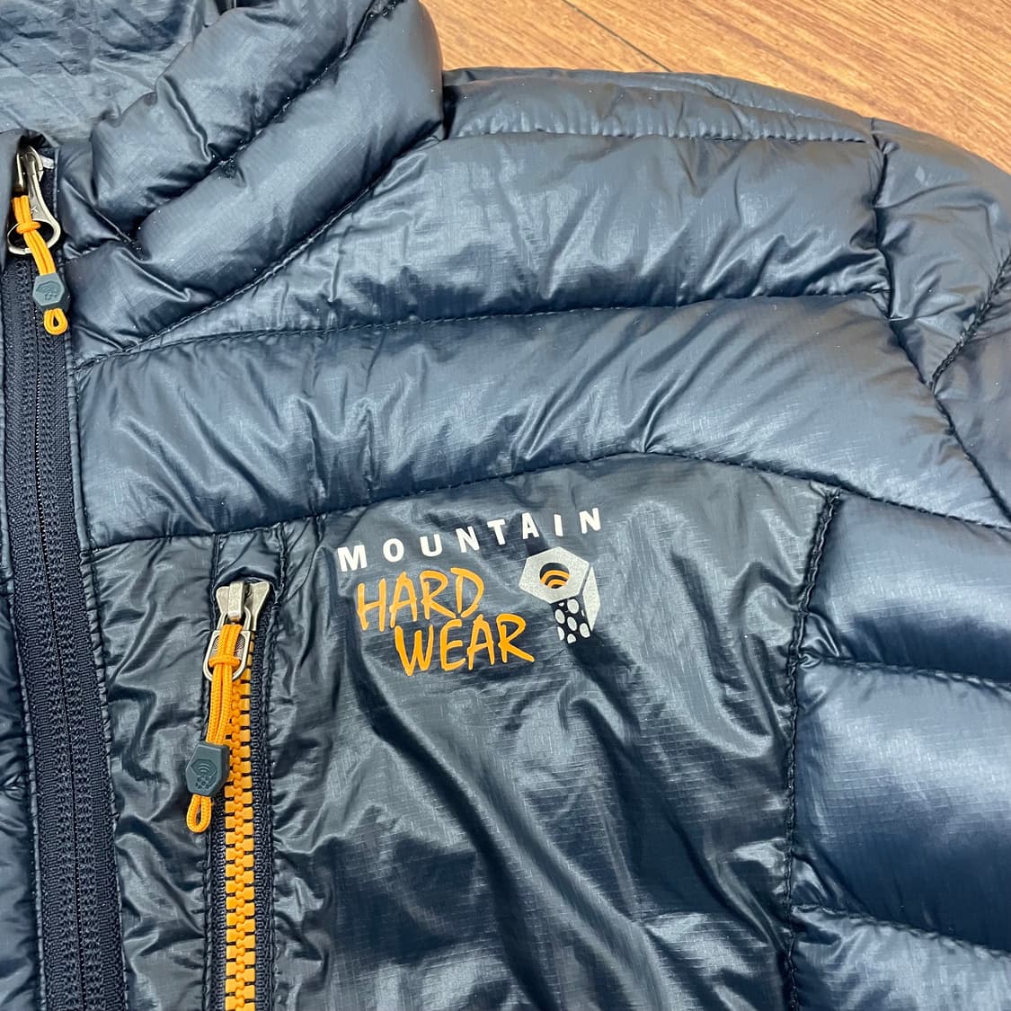 여성 마운틴하드웨어 구스다운 패딩 상품이미지2
