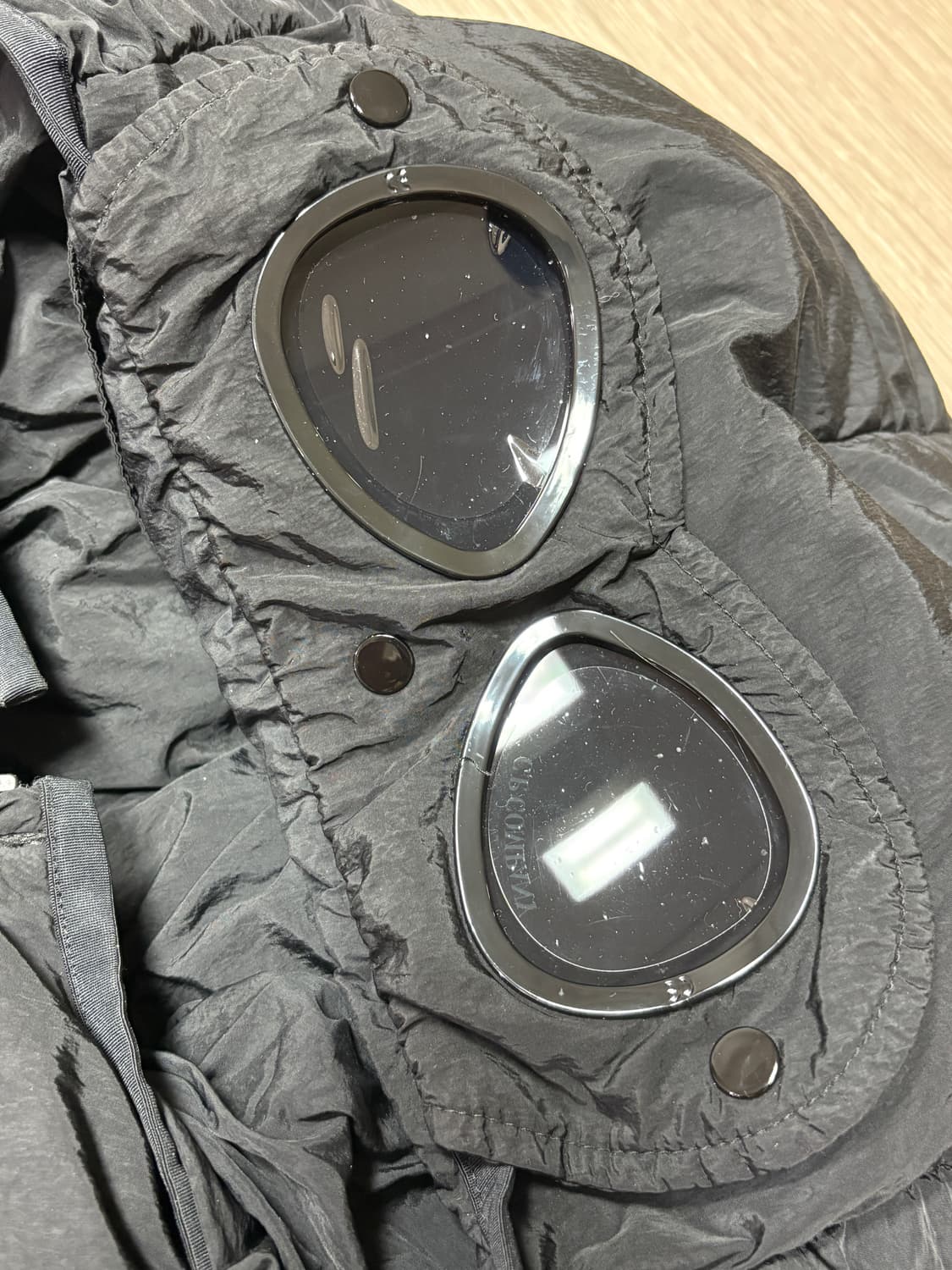 CP컴퍼니 고글 에코 크롬 R 패딩 L 상품이미지3