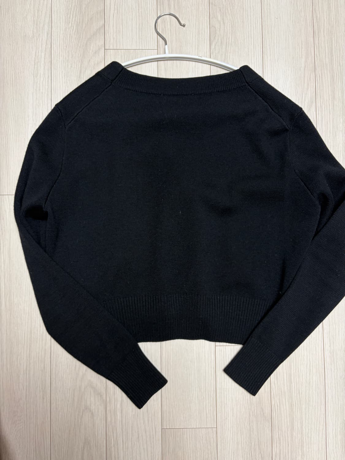 아미 스몰 하트 브이넥 가디건 블랙 상품이미지7