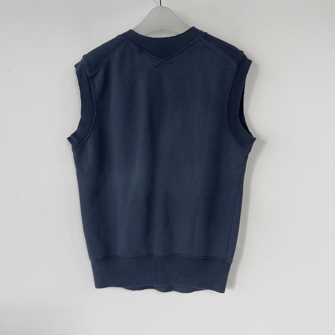 디젤 자수 패치 브이넥 니트 베스트 [새상품] 상품이미지4