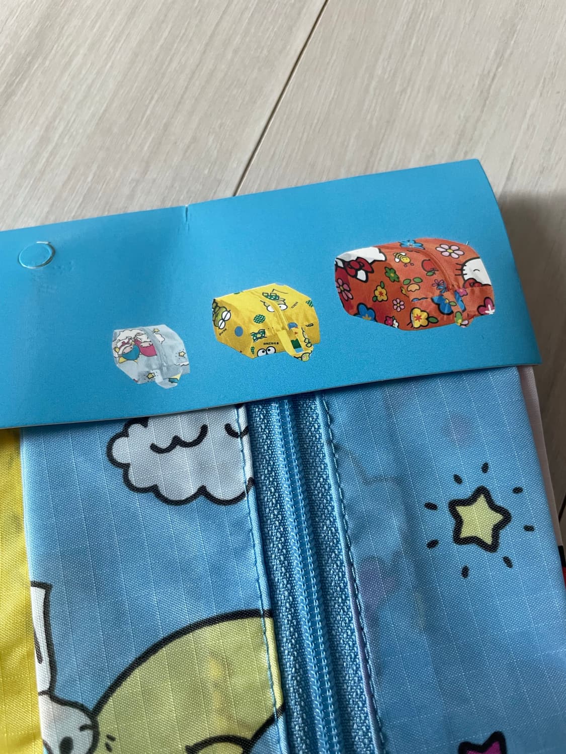 BAGGU 헬로키티 3D 지퍼 파우치 세트  상품이미지4