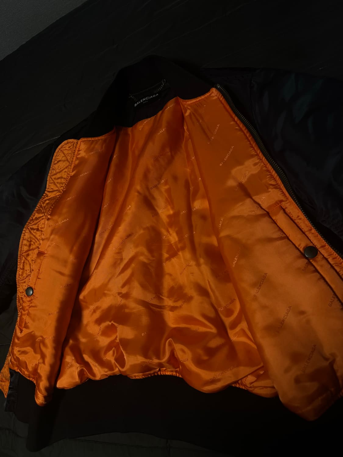 발렌시아가 17s/s 클래식 MA-1 봄버 자켓 블랙 (48) 상품이미지3