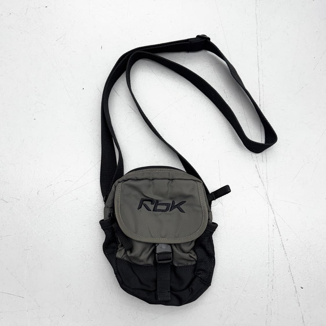 리복 테크니컬 올드스쿨 미니 크로스백 상품이미지2