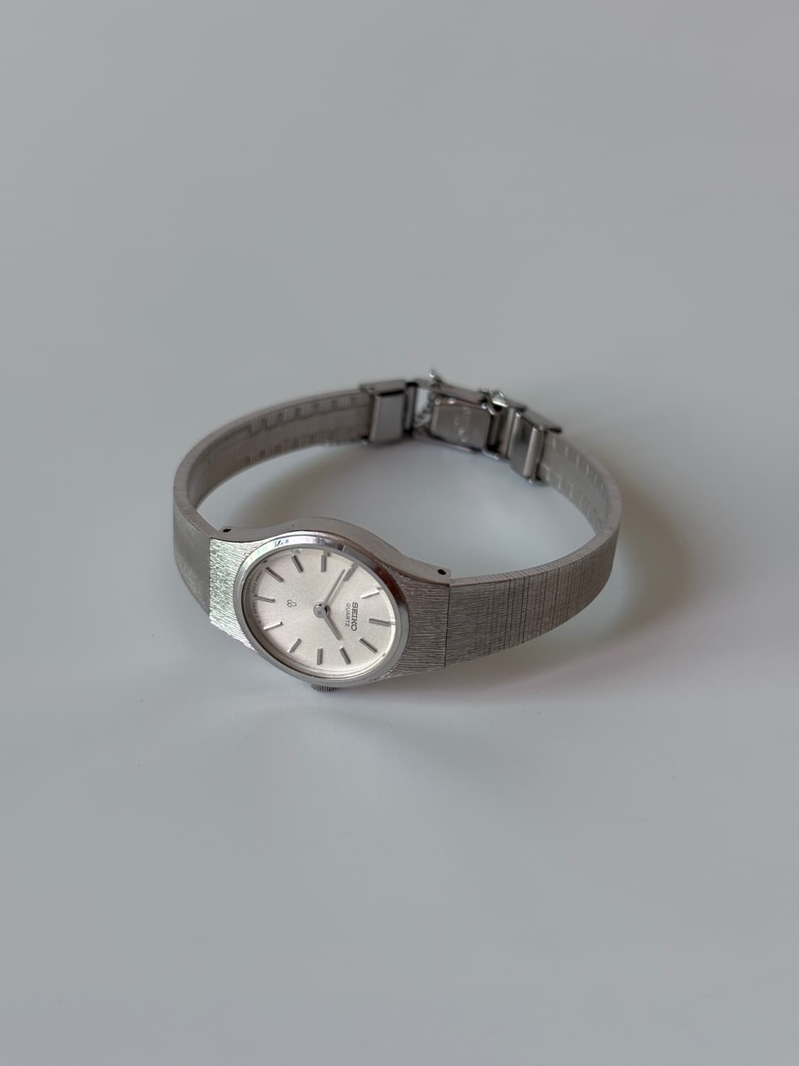 1980s Texture Oval Bracelet Ladies Quart 상품이미지2
