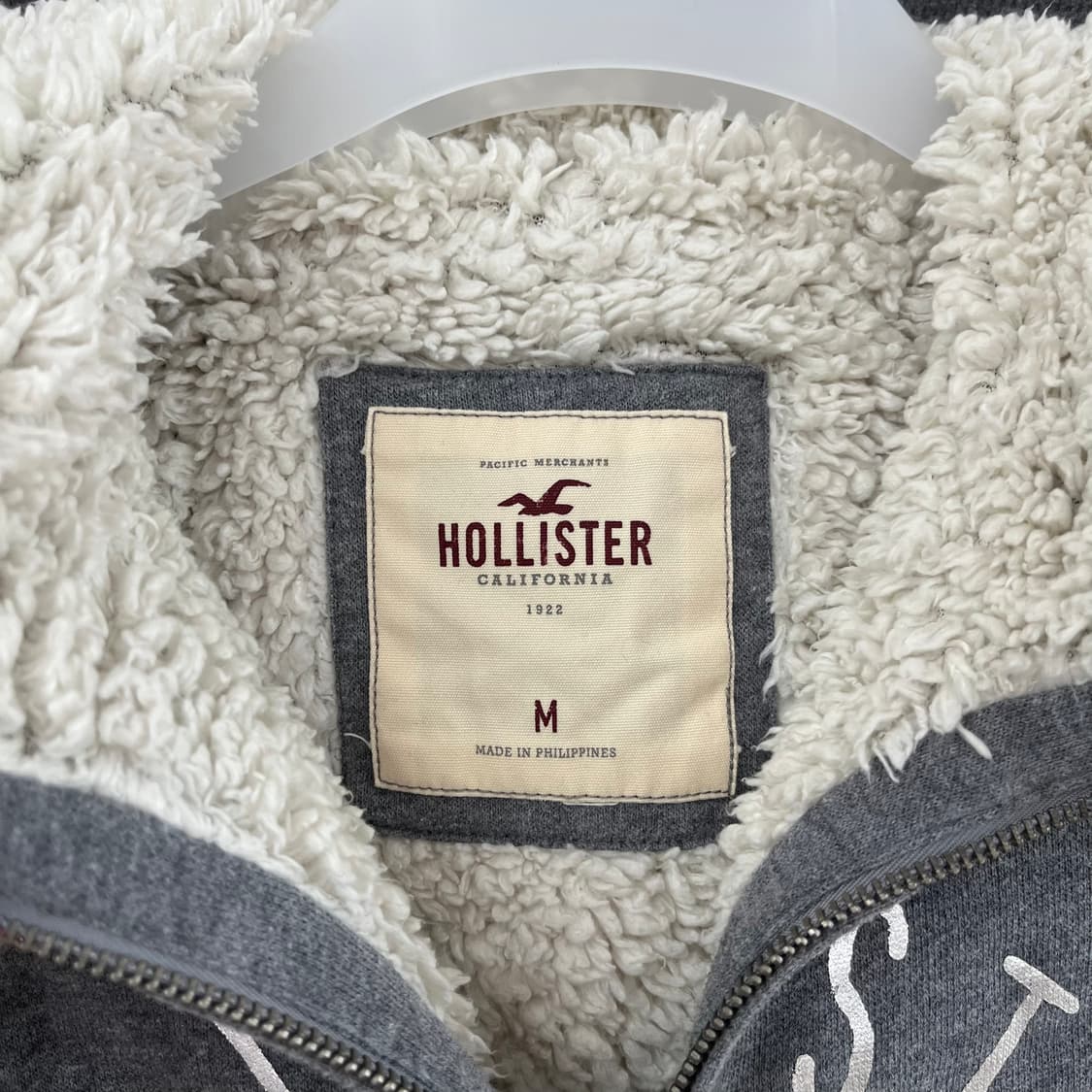 홀리스터 양털안감 자수로고 그레이 후드집업 상품이미지5