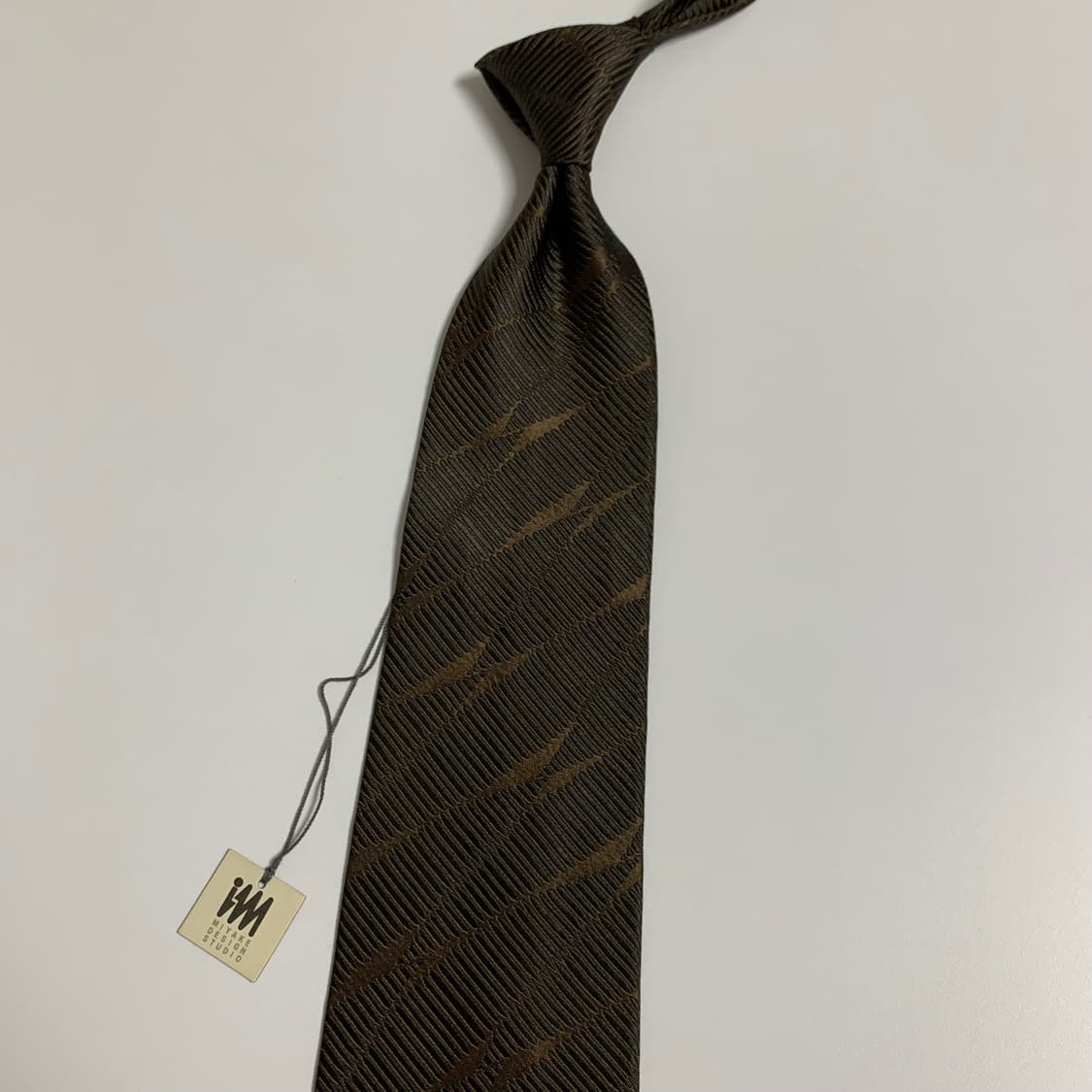 이세이미야케 명품넥타이 100실크 택 달린 상품 클래식룩 A+등급 상품이미지7