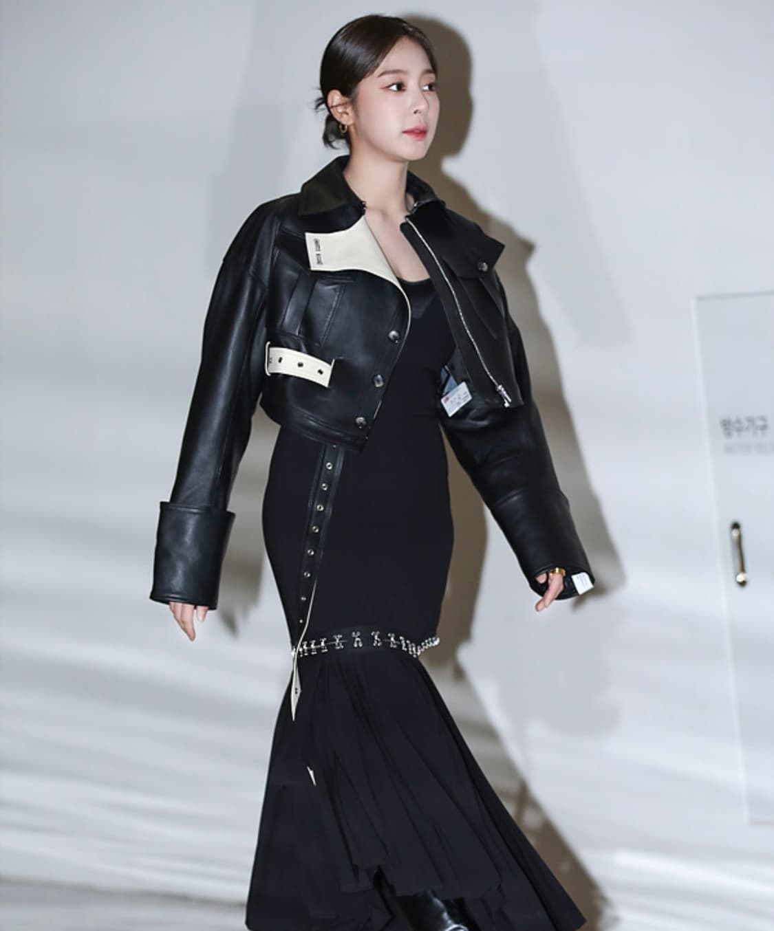 무배 H&M Rokh 콜라보 크롭트 레더 재킷 새상품 상품이미지5