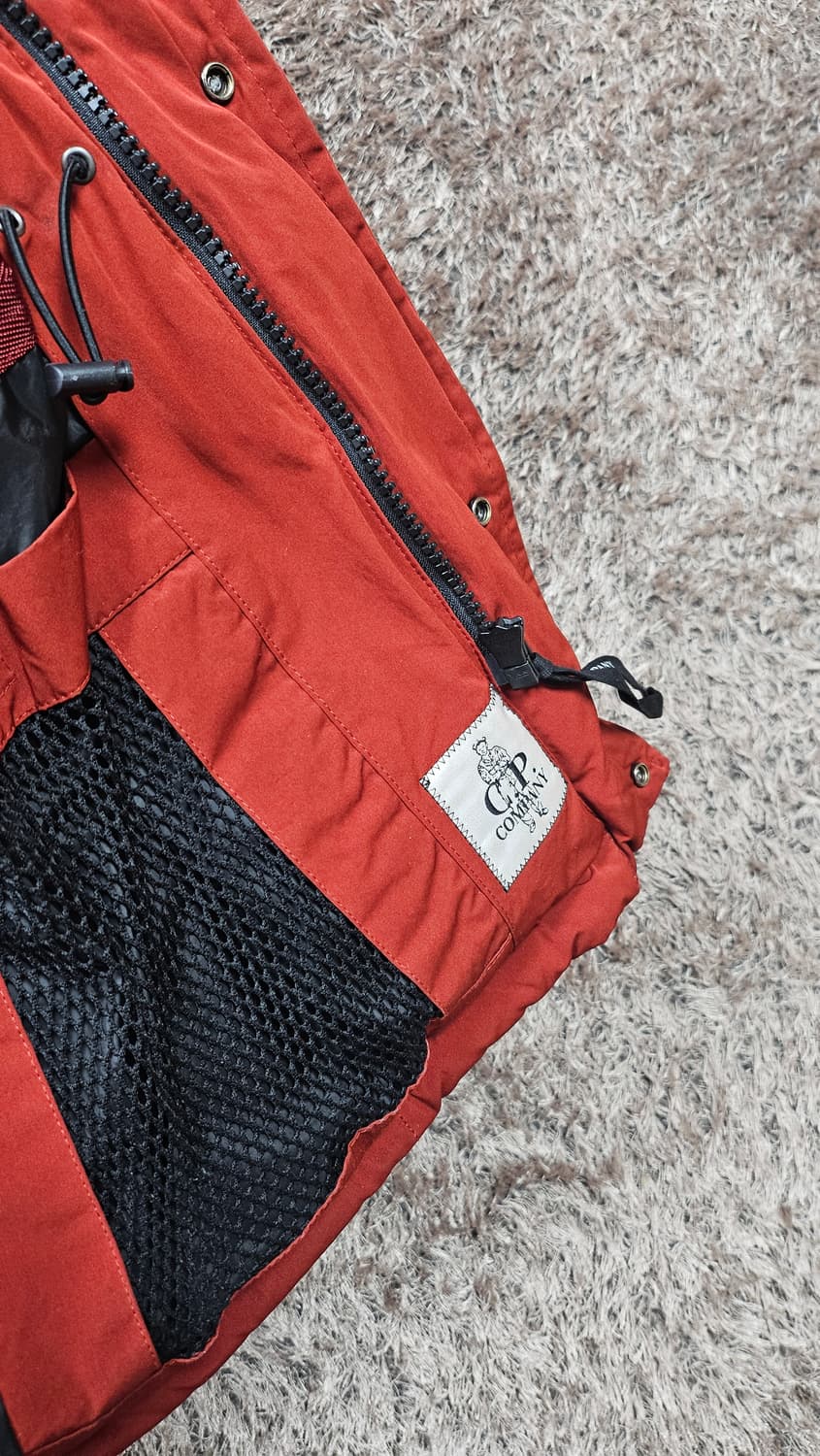 CP컴퍼니 노르지 패딩 [레드] [95] 판매합니다 (정품/상태좋음) 상품이미지3