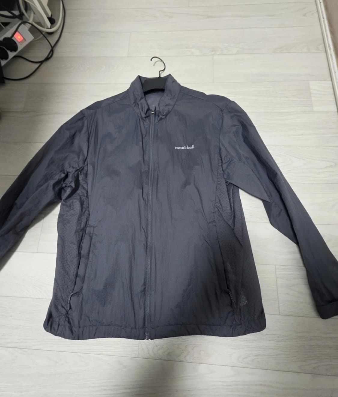 몽벨 바람막이 상품이미지1