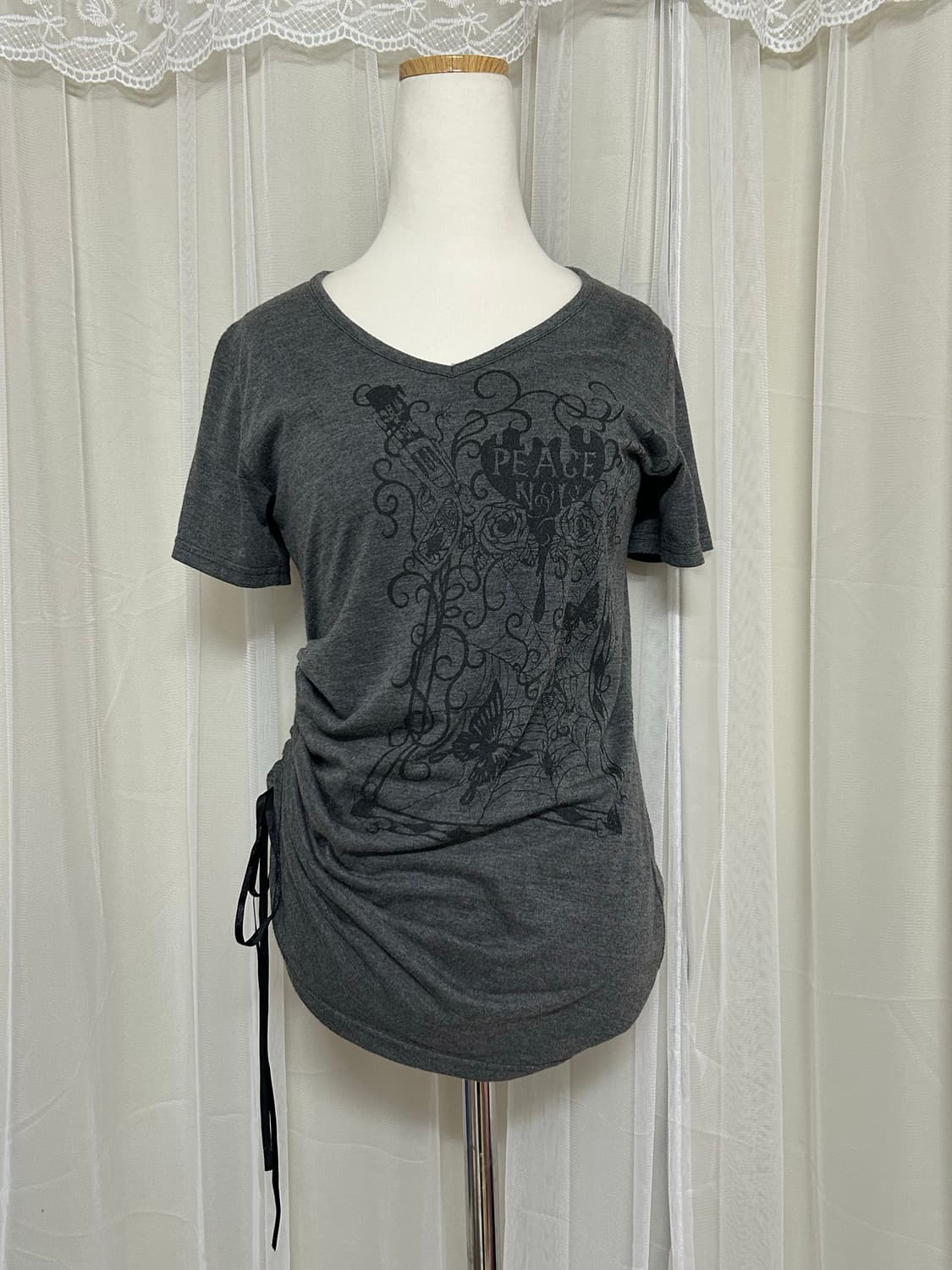 Peace now 피스나우 슬림핏 언발 셔링 나비 프린팅 탑 상품이미지1