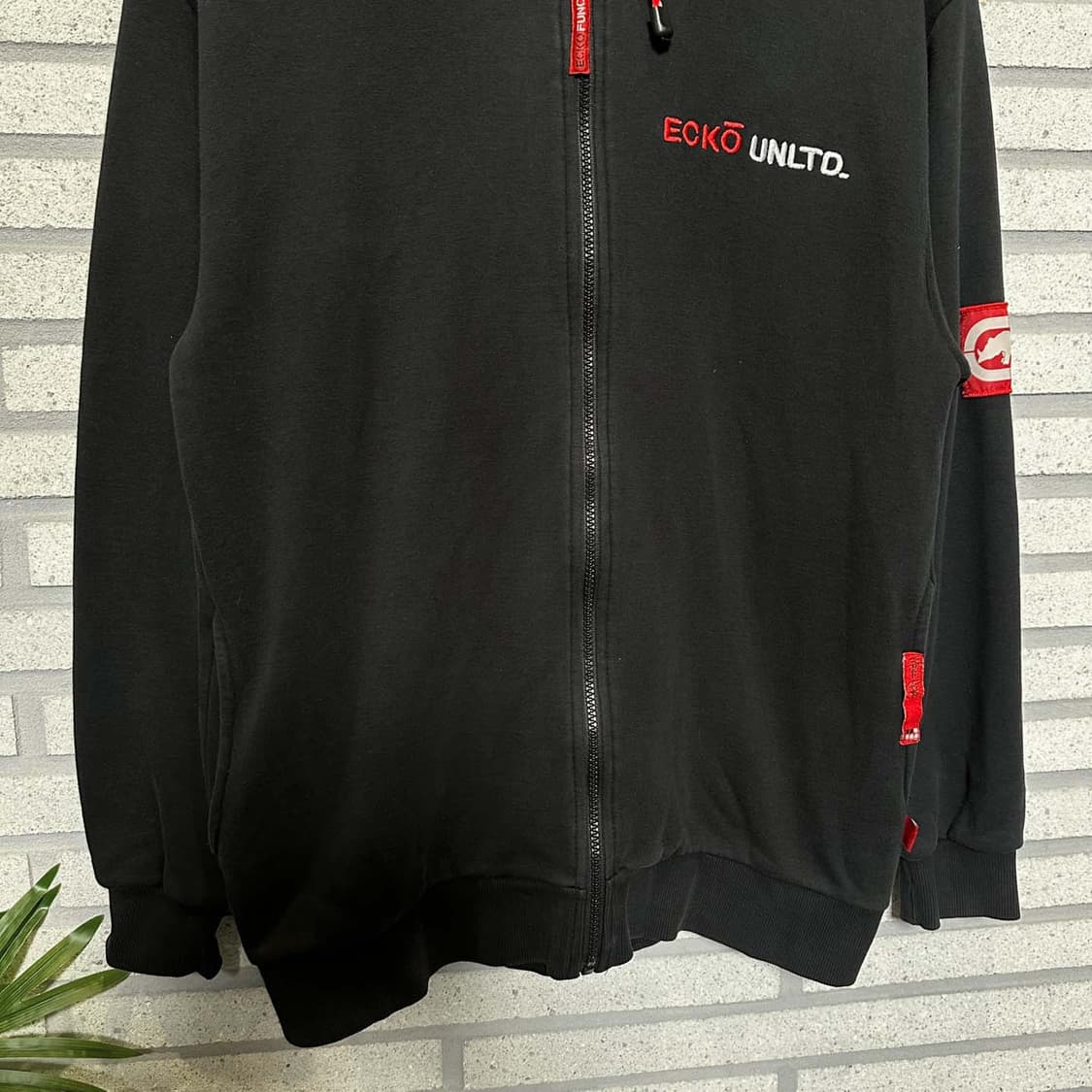 ECKO UNLTD 후드 집업 후면 프린팅 레터링 로고 디테일 블랙 상품이미지4