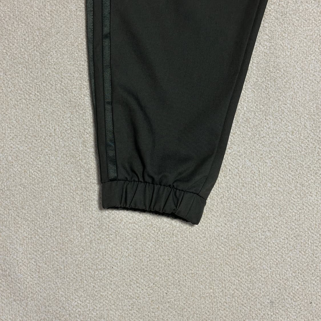 아디다스 포켓 코듀로이 우븐 팬츠 상품이미지3