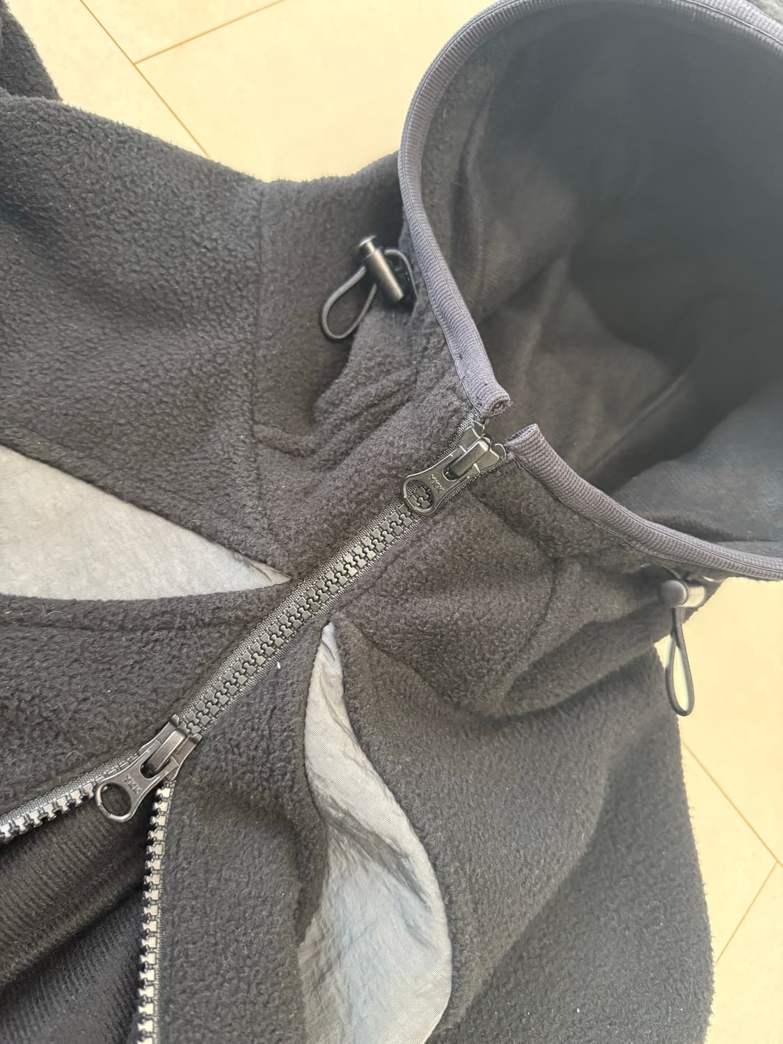 더콜디스트모먼트 플리스 후드집업 상품이미지2