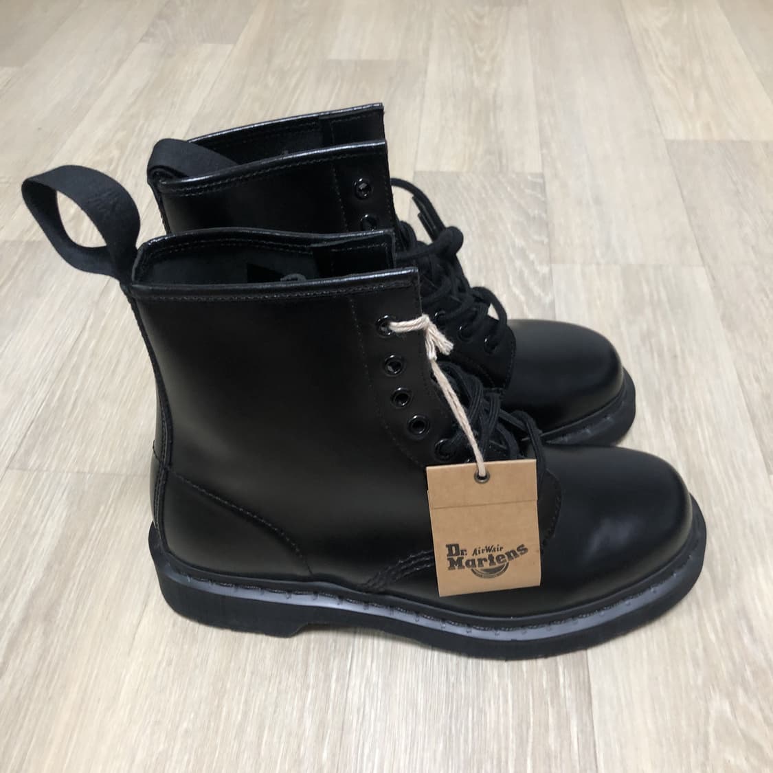 (250) 새상품 닥터마틴 Dr.martens 1460 8홀 모노부츠 상품이미지9