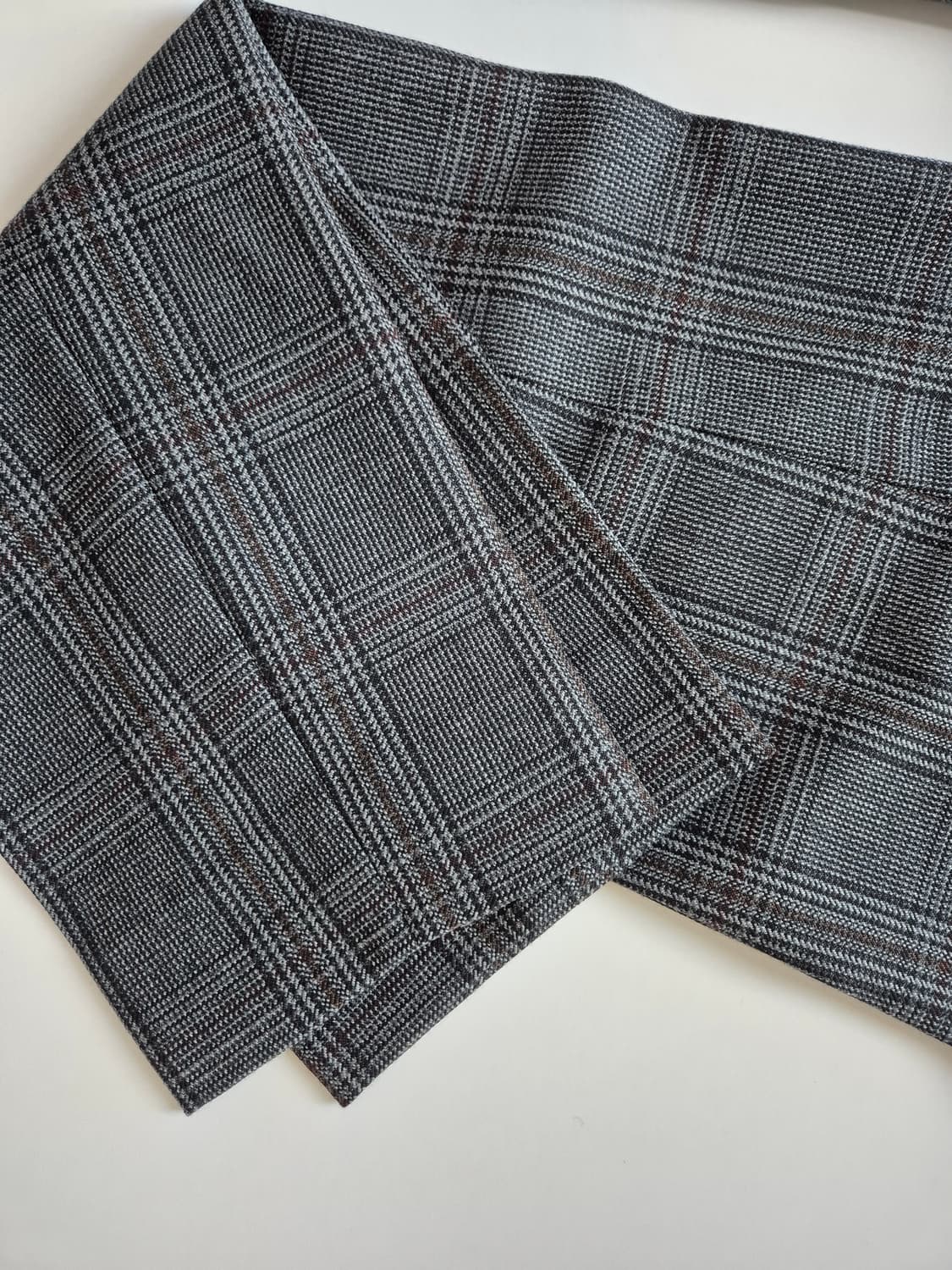 네고 가능] 솔리드옴므 체크 셋업 수트(블레이저 48, 슬랙스 46) 상품이미지8