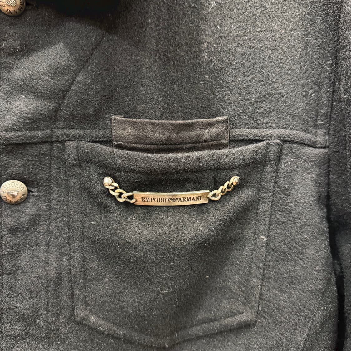 엠포리오 아르마니 울 트러커 자켓 포켓 실버 체인 스냅 버튼 디테일 블랙 상품이미지6