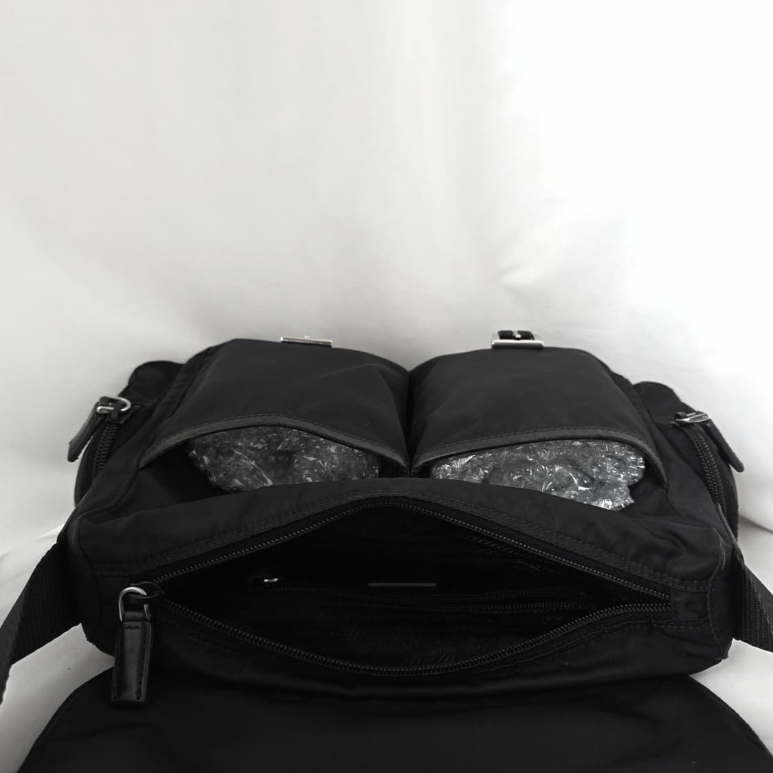 [정품 PRADA] 프라다 사이드 투포켓 나일론 메신저백 크로스백 상품이미지7